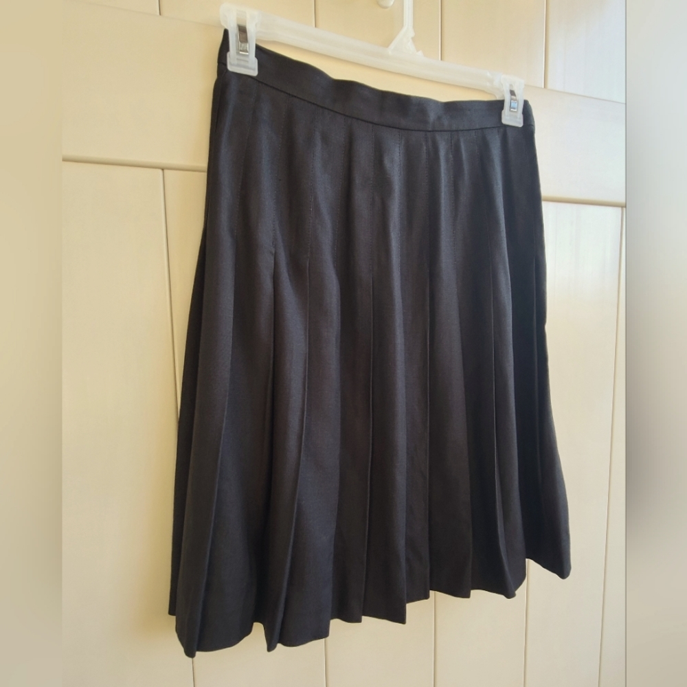 Vintage talbots pleated black skirt